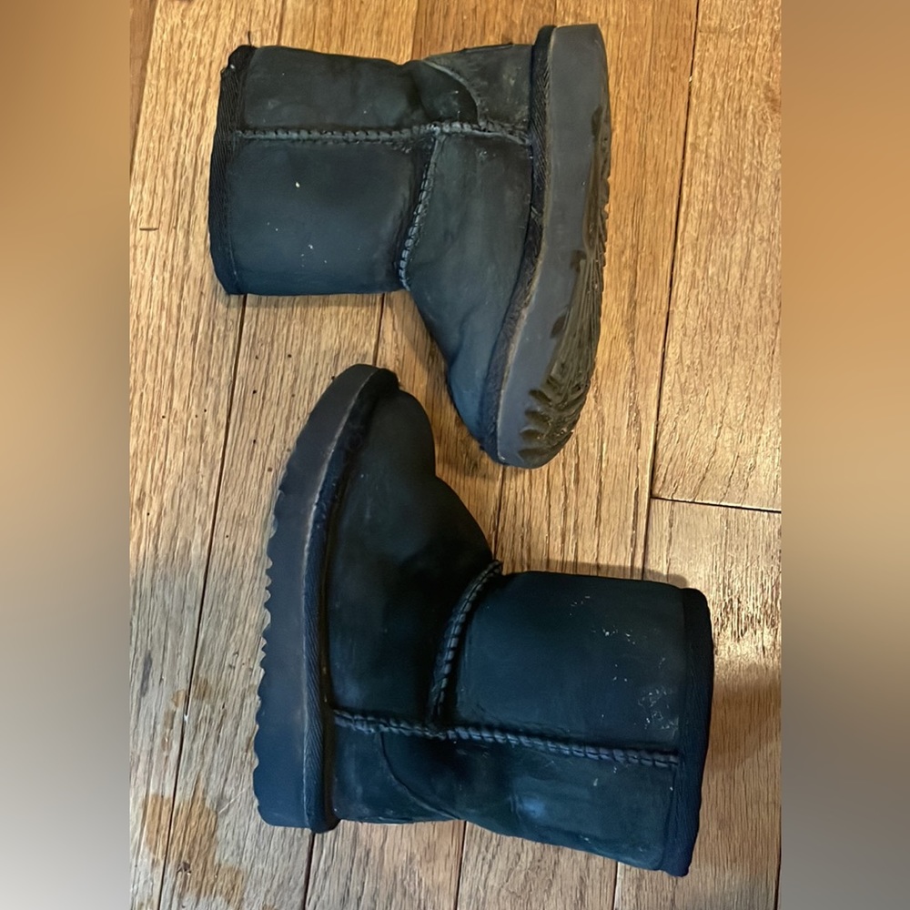 UGG Black classic boots for size 6 toddler